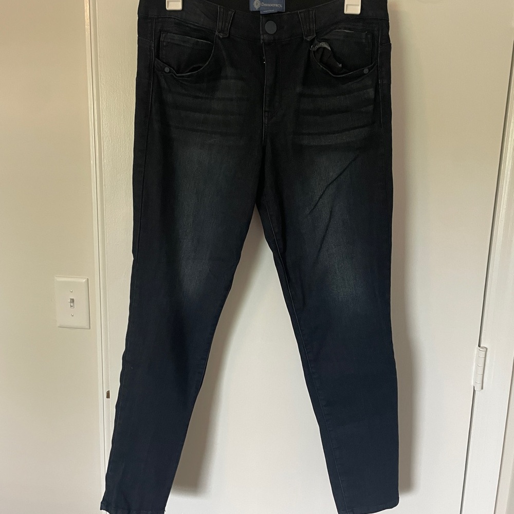 Democracy Blue Skinny Jeans with Stretch and Tapered Leg
